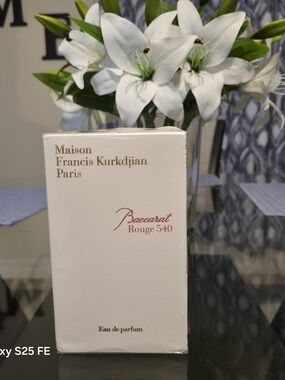 Maison Francis Kurkdjian Baccarat Rouge 540 White and Gold Box